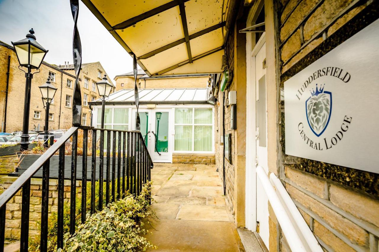 Huddersfield Central Lodge Exterior photo