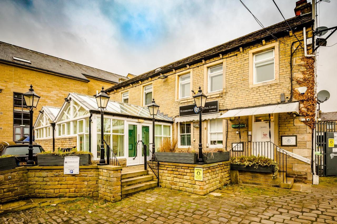 Huddersfield Central Lodge Exterior photo